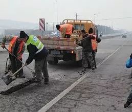 蓬莱公路建设养护中心多措并举，全力打好春运安全保畅攻坚战